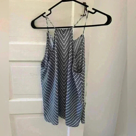 Loft soft and flowy striped tanktop business casual - Picture 4 of 5